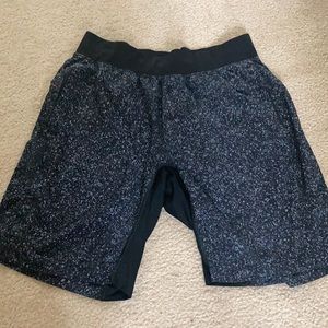 Lululemon THE SHORT medium 9inch inseam paint splatter/granite print RARE